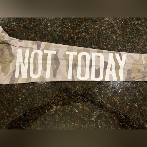 Jerry Leigh Army Green Camo Super Soft Top - Picture 8 of 15